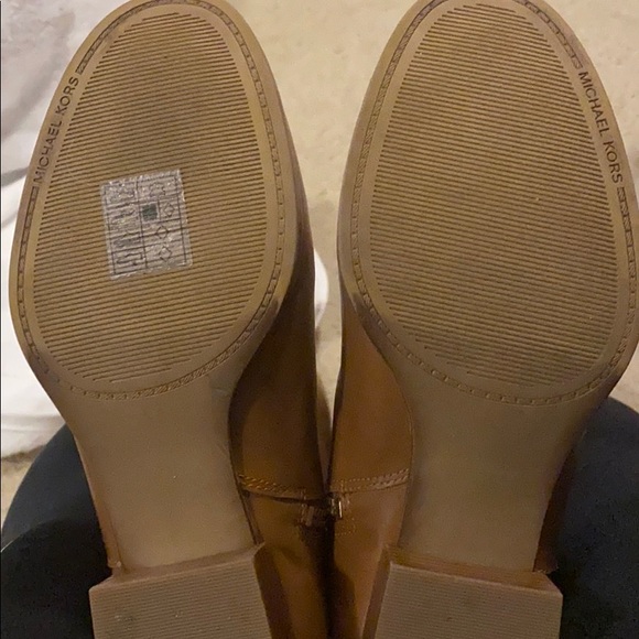 Boots - Picture 4 of 5